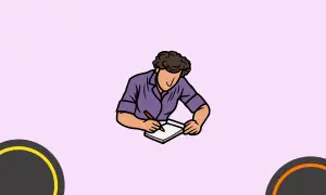 Persona concentrada en su escritura persuasiva, plasmando ideas en un cuaderno con un bolígrafo.