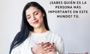 Mujer con los ojos cerrados y las manos en el pecho, sonriendo. Texto: "¿Sabes quién es la persona más importante en este mundo? Tú." Frases de amor propio.