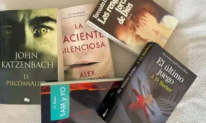 Colección de los mejores thrillers psicológicos: "El psicoanalista", "La paciente silenciosa", "Los renglones torcidos de Dios", "El último juego" y "Sam y yo".