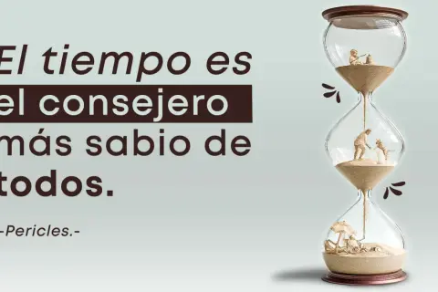 Reloj de arena con escenas de la vida y la frase "El tiempo es el consejero más sabio de todos".