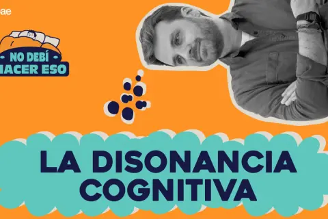 Un hombre reflexiona sobre la disonancia cognitiva, con un globo de pensamiento que dice "No debí hacer eso".
