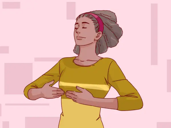 Mujer con los ojos cerrados y las manos en el pecho, como si estuviera reviviendo un recuerdo o intentando no vivir en el pasado.