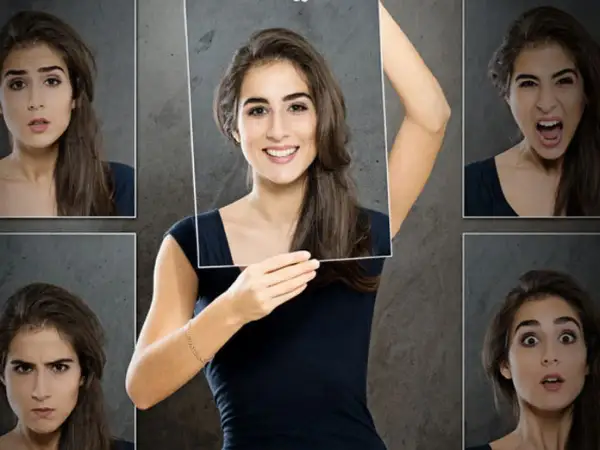 Mujer muestra diferentes expresiones faciales, demostrando el control emocional.